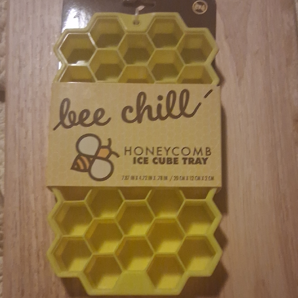 Honeycomb Ice Cube Tray - Yellow